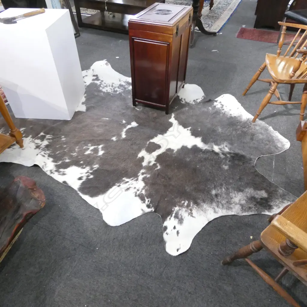 LG GREY & WHITE COW HIDE RUG 2500x2100mm APPROX Image 1++