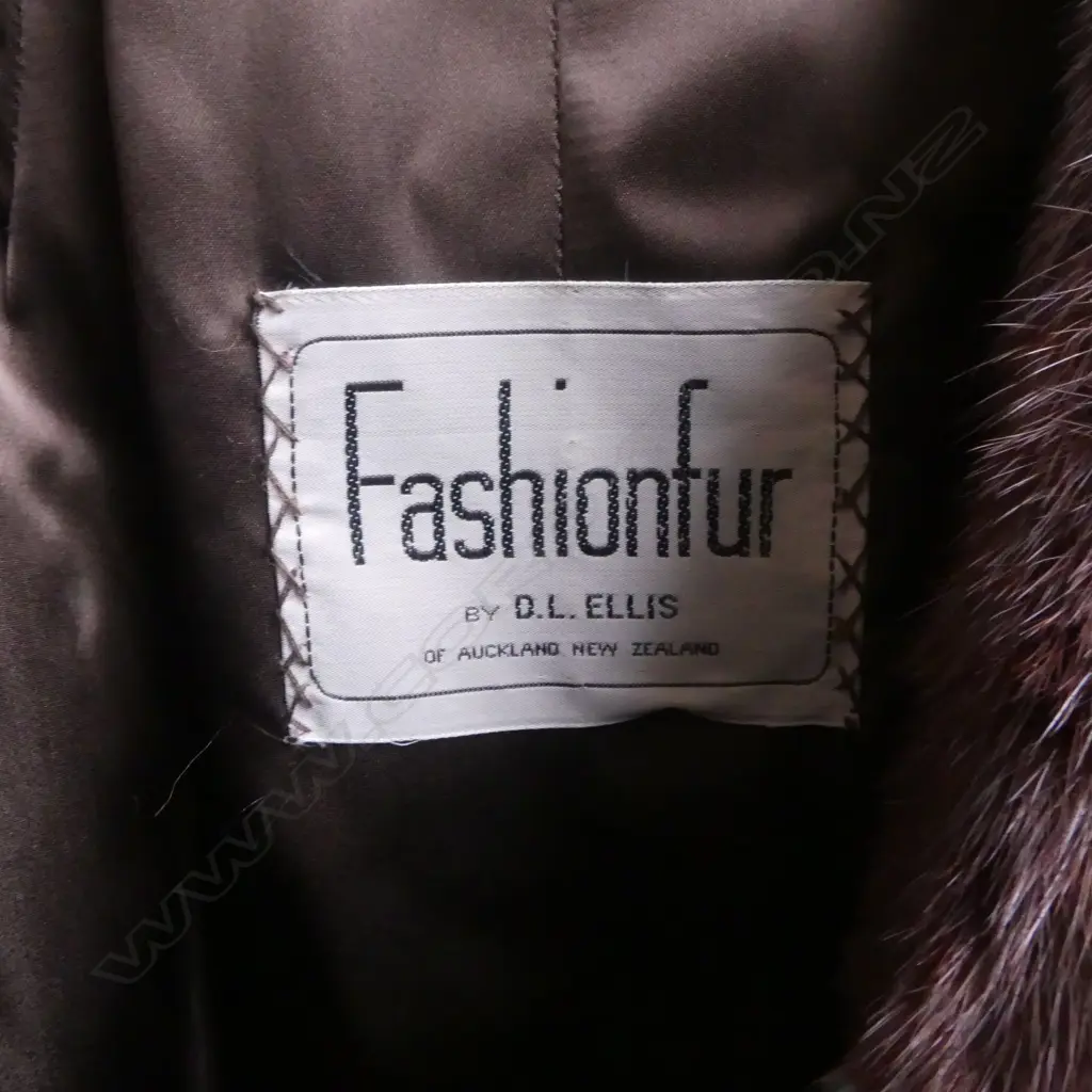 VINTAGE WAIST LENGTH BROWN MINK FUR JACKET SMALL SIZE Image 1++