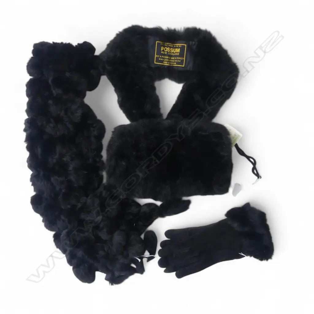 POSSEM FUR SCARF L1300MM MUFF L270 CORRAL & GLOVES Image 1++