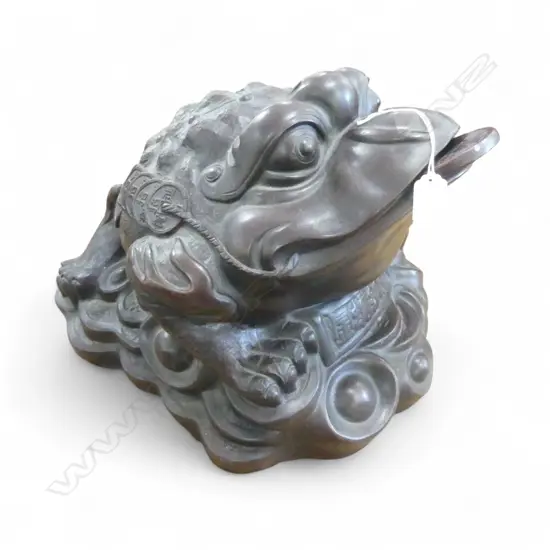 LG ORIENTAL CERAMIC JIN CHAN, 3 LEGGED MONEY FROG H.300mm