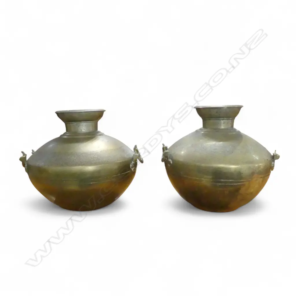 NEAR PR OF INDIAN BRASS URNS ENGRAVED WITH FLORAL BANDS. Dia.290mm Image 1++