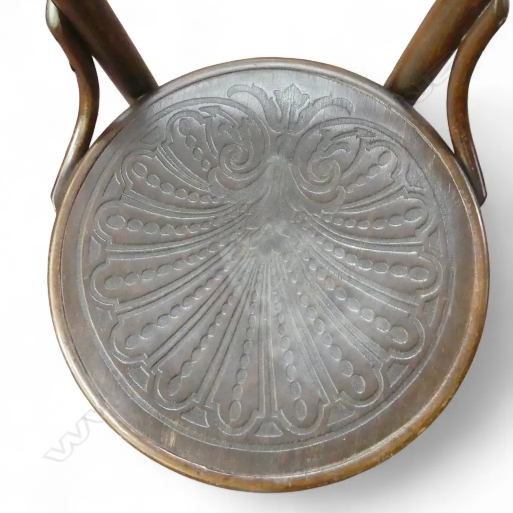 BENTWOOD CHAIR Image 1++