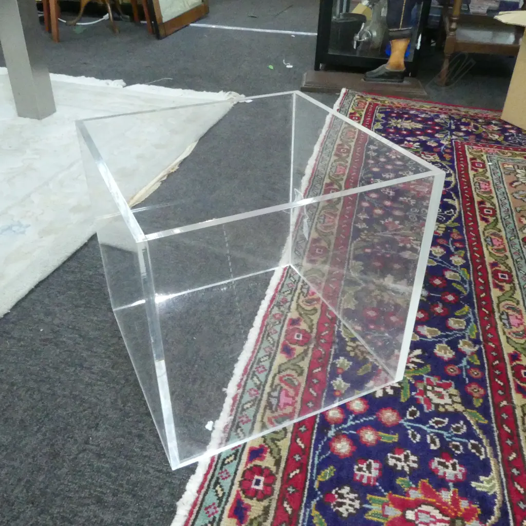 A CLEAR PERSPEX CUBE WITH TWO OPEN SIDES 340 X 340 X 340MM Image 1++