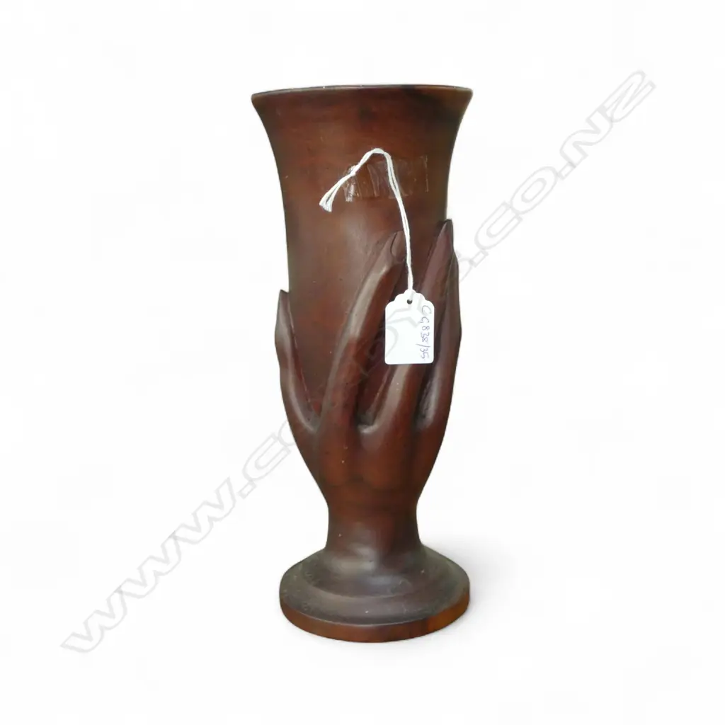 WOODEN VASE w. HAND 'GREETINGS FROM PITCAIRN ISLAND / MADE BY CAIRN CHRISTIAN' H.275mm Image 1++