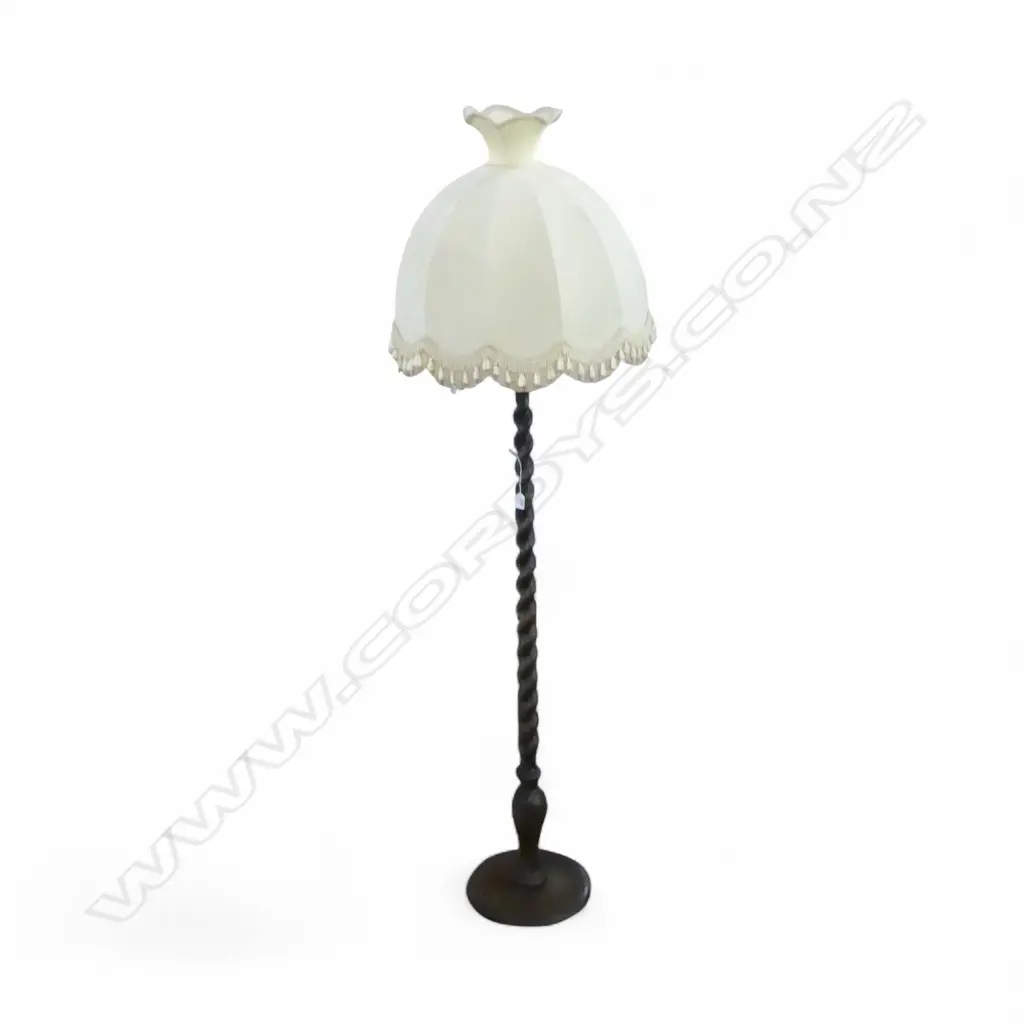 OAK BARLEY TWIST FLOOR LAMP H.1900mm Image 1++