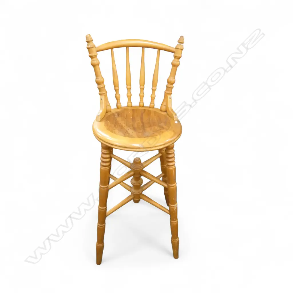 RIMU TURNED SPINDLE COUNTE CHAIR H.1080mm Image 1++