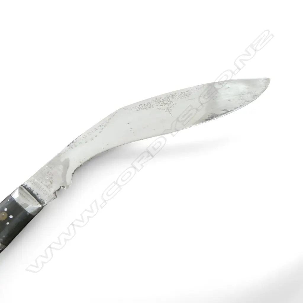 GURKHA KNIFE & SCABBARD L.415mm, LEATHER SHOT POUCH, WOODEN CHESS SET w. MoP INLAY W.220mm Image 1++