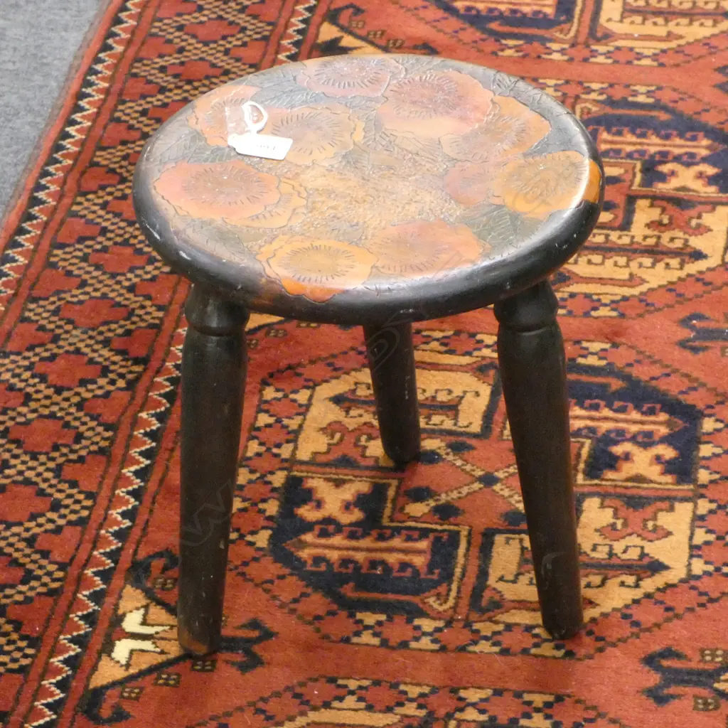 SMALL POKER-WORKED STOOL Dia.285mm Image 1++