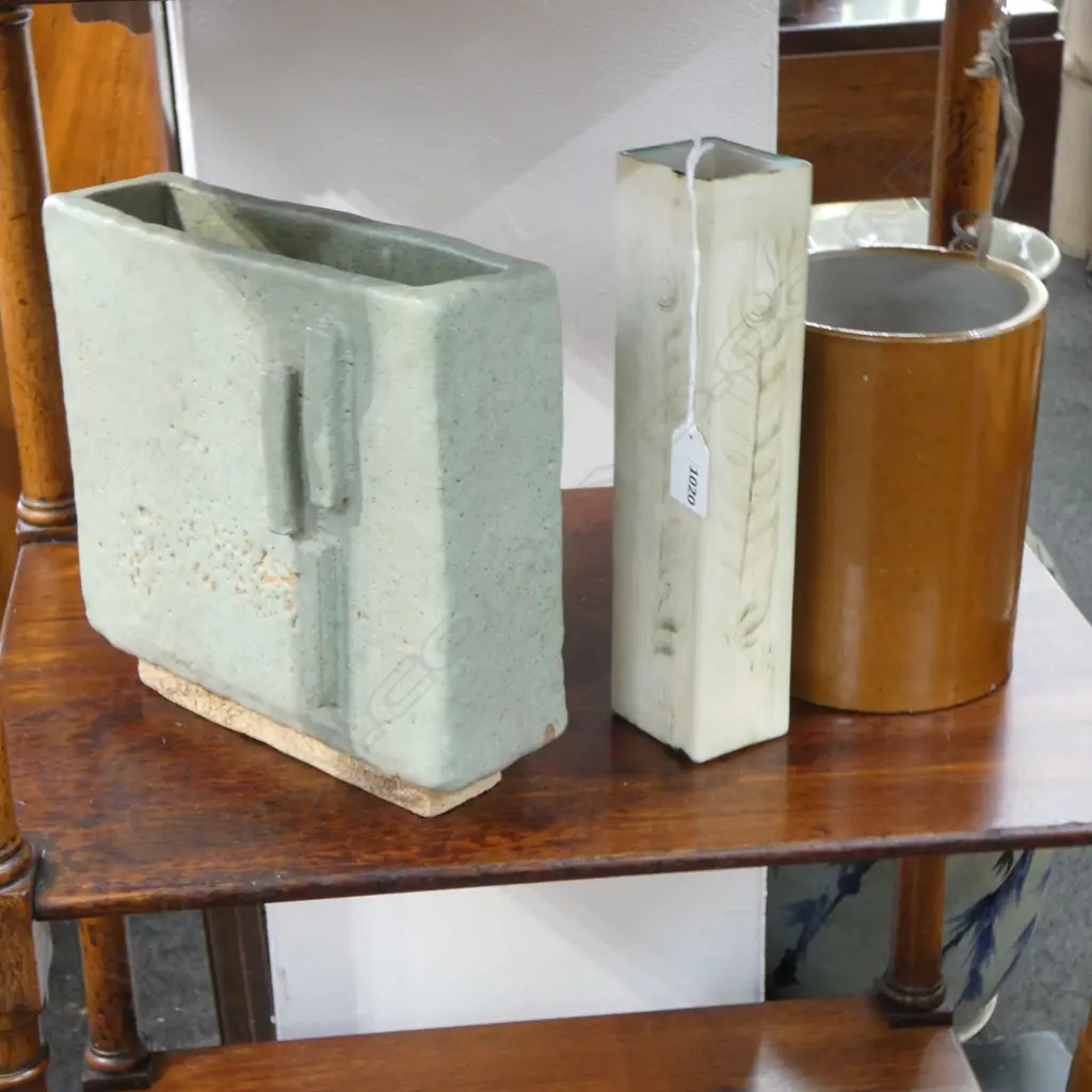 4 CERAMICS; SLAB VASE H.225mm, HOWARD WILLIAMS VASE H.245mm, POT, BOURNE & SON UTENSILS JAR H.175mm Image 1++