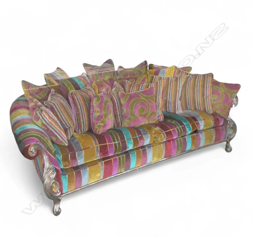 with carved rococo style arms Image 1++