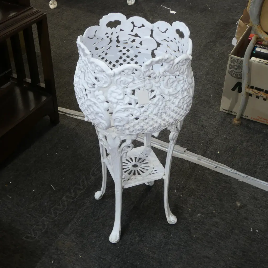 WHITE METAL PLANT STAND H.590mm Image 1++