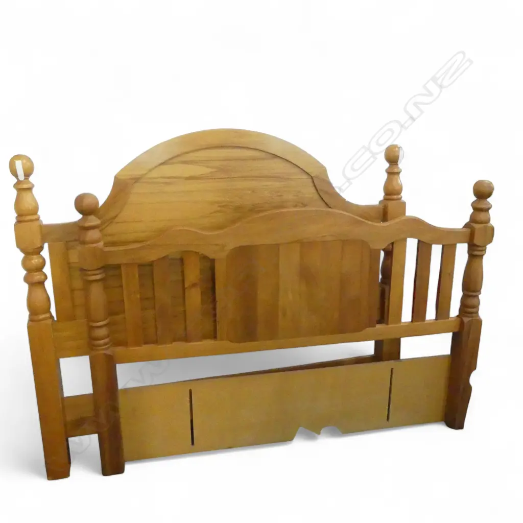RIMU DOUBLE BED ENDS W,1580 H.1400mm Image 1++