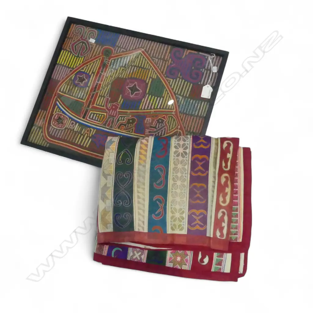 ETHNIC APPLIQUE TABLE RUNNER & FRAMED ETHNIC APPLIQUE 385 x 470mm Image 1++