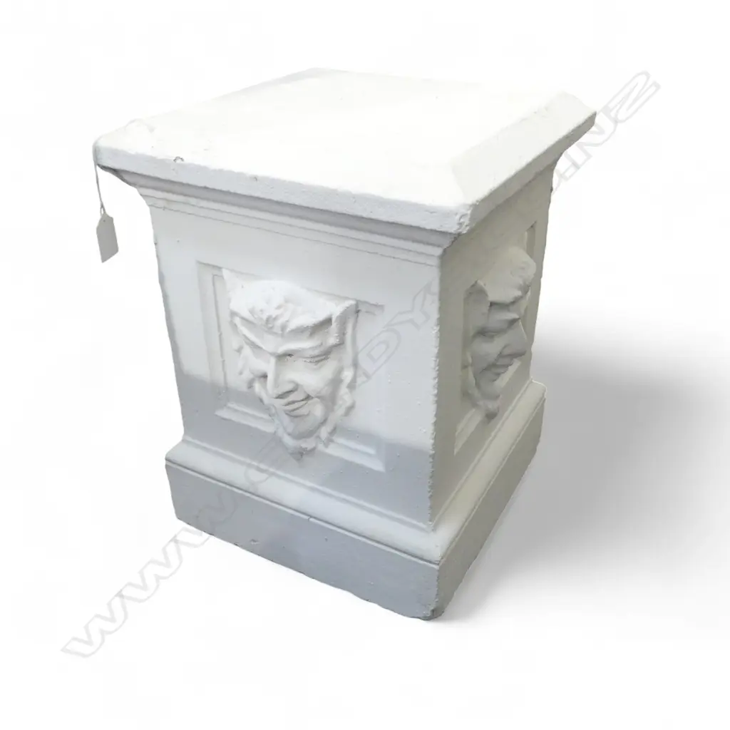 WHITE PAINTED CONCRETE PLINTH 310x310x390mm Image 1++