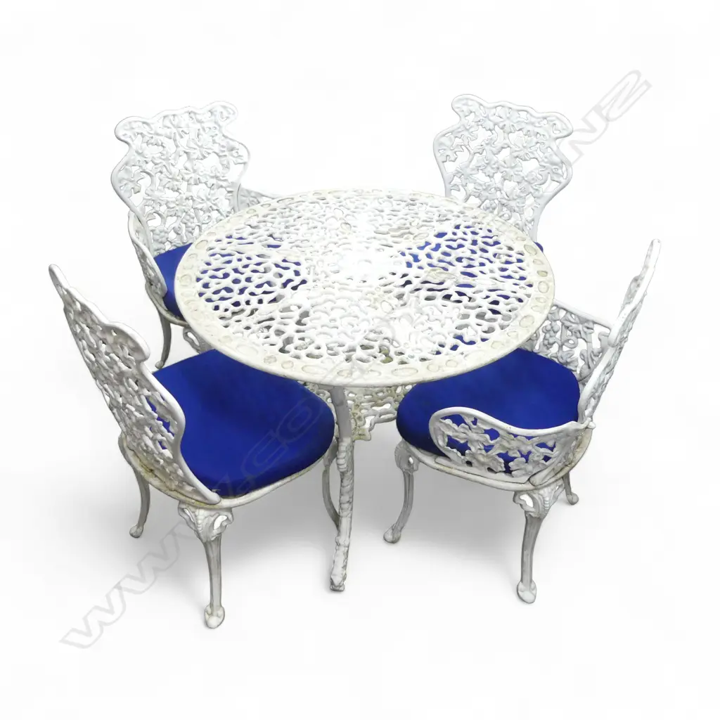 WHITE ALUMINIUM OUTDOOR TABLE AND 4 CHAIRS Image 1++
