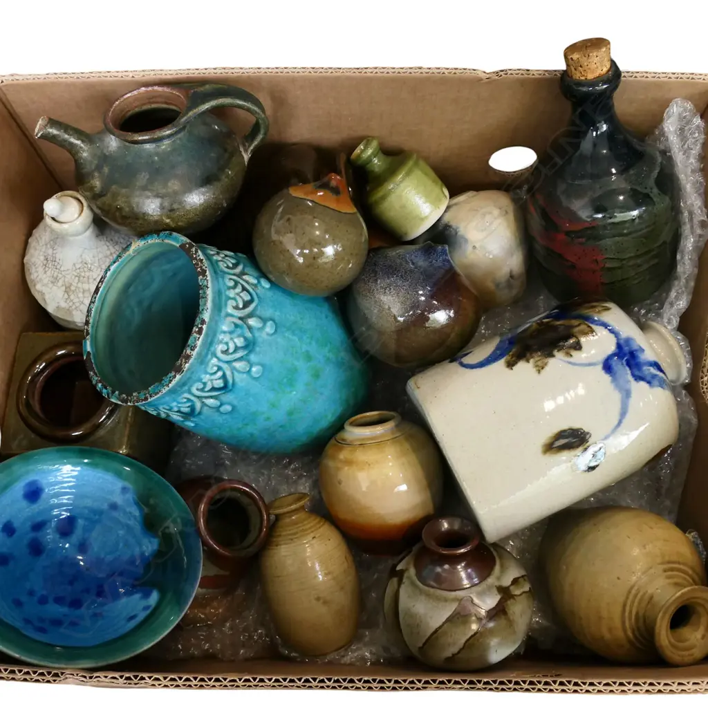 ASST. N.Z. STUDIO POTTERY Image 1++