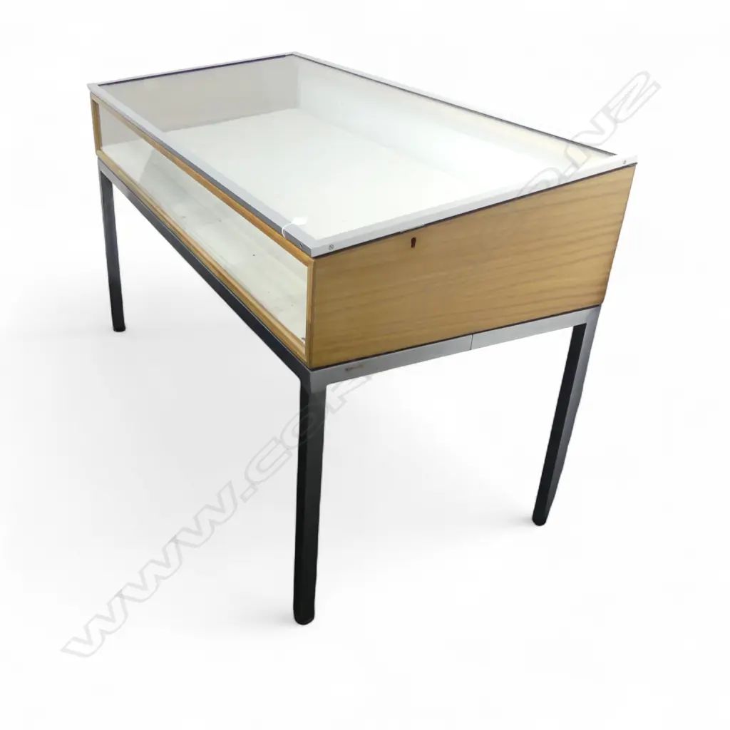 mid century display cabinet h890mm l1550mm Image 1++