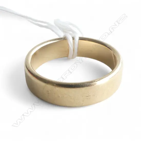 9ct GOLD WEDDER 6.95gms SIZE T