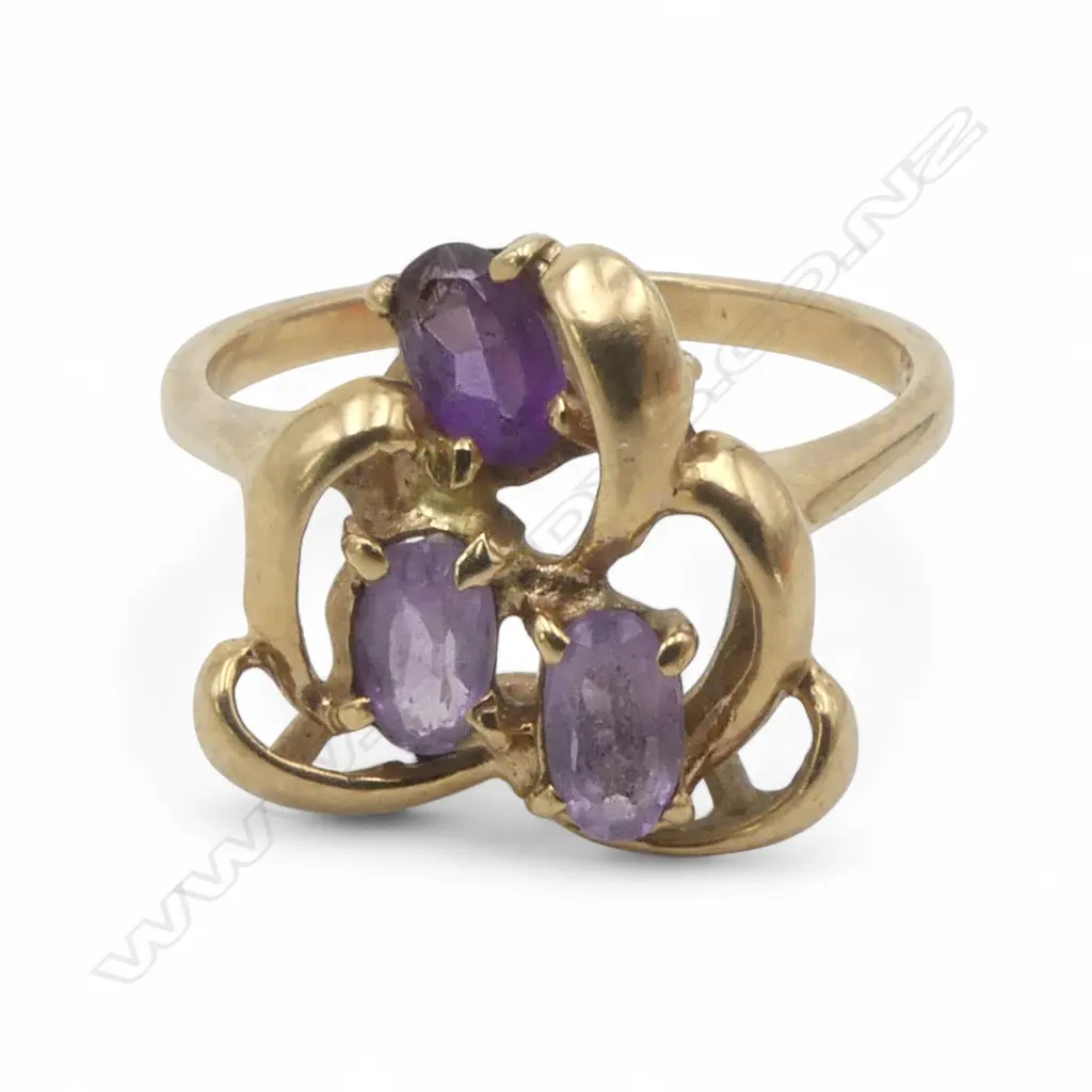 9ct GOLD & AMETHYST RING 2.81gms SIZE M1/2 Image 1++