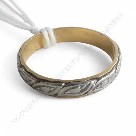 18ct 2/TONE GOLD BAND RING 3.27gms SIZE O