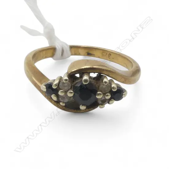 9ct GOLD, DIAMOND & SAPPHIRE RING 2.35gms SIZE I