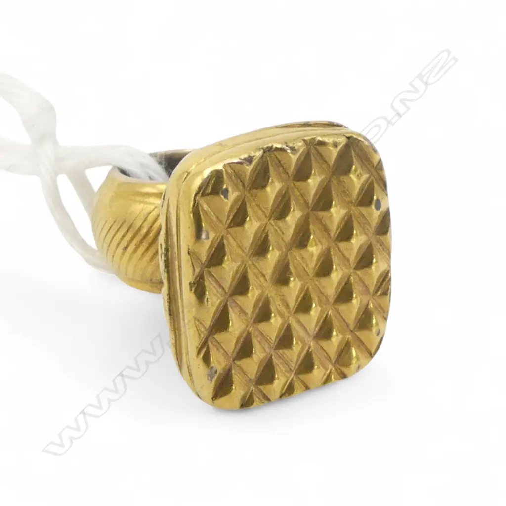 9CT GOLD SEAL 1.5gms Image 1++