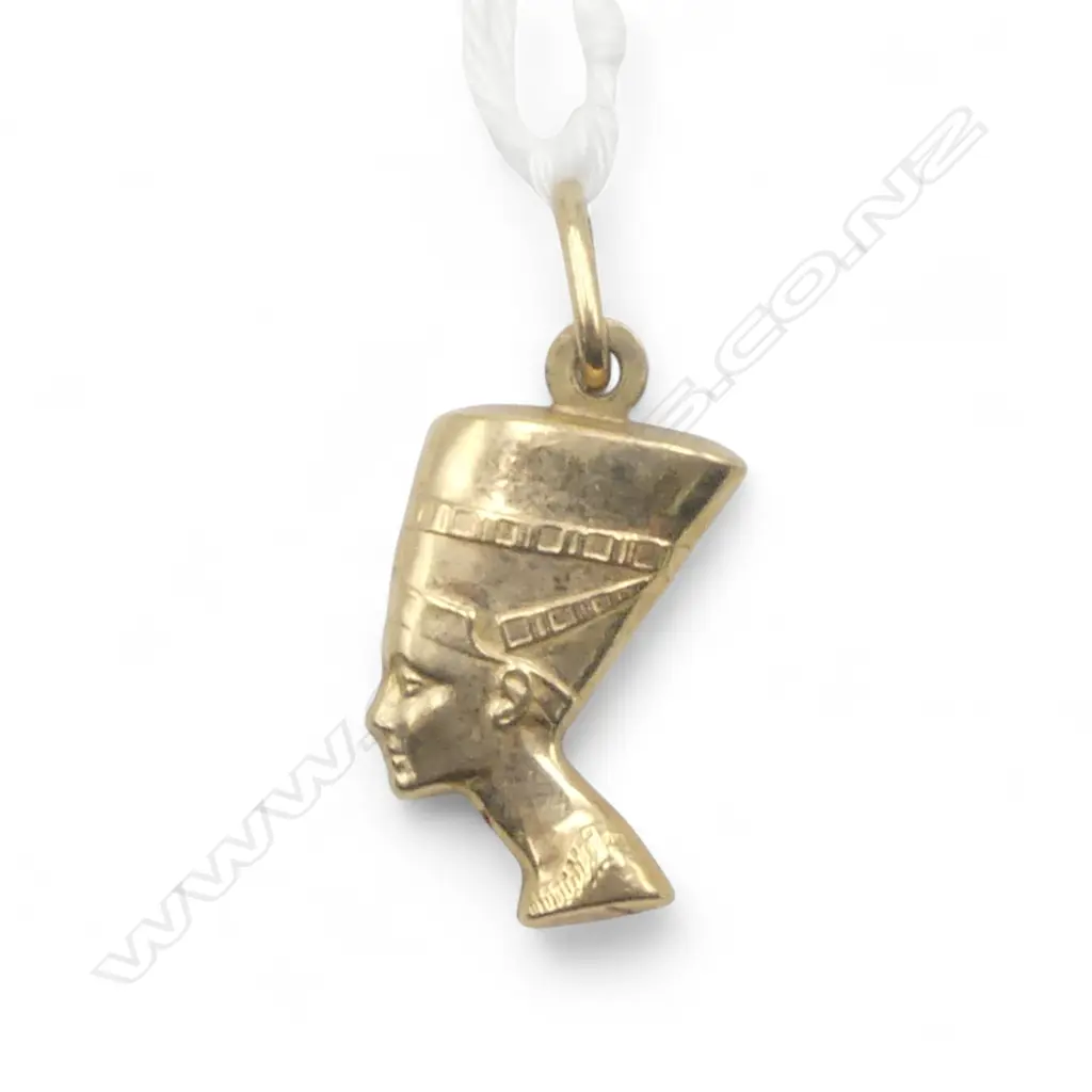 9ct GOLD QUEEN NEFERTITI PENDANT CHARM 1.16gms Image 1++