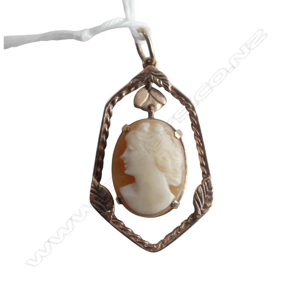 9ct ROSE GOLD & CAMEO VINTAGE PENDANT 3.5gms Image 1++