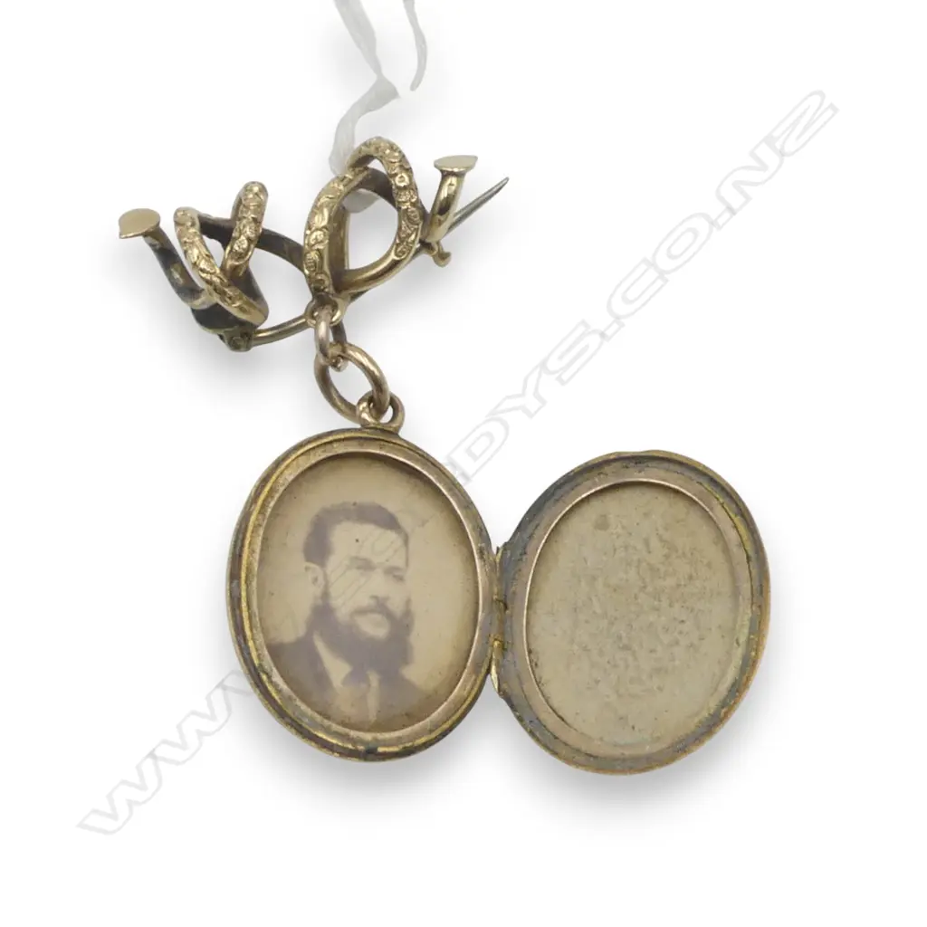 14ct GOLD suspended LOCKET BROOCH 8gms Image 1++