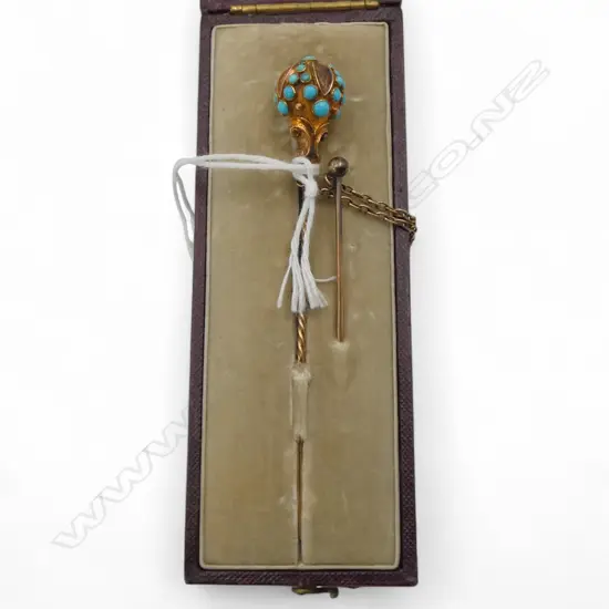 Large Victorian boxed 9ct gold turquoise stick pin 4.24gms.