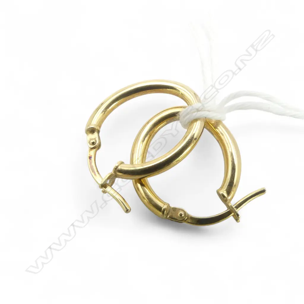 9ct GOLD ITALIAN OVAL HOOP EARRINGS 0.8gms Image 1++