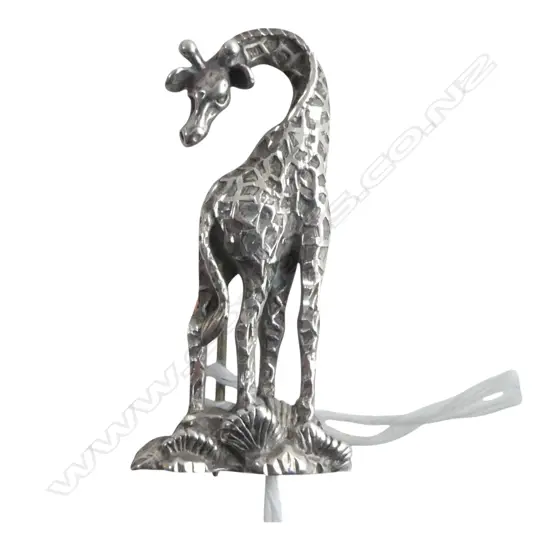 SILVER NOVELTY GIRAFFE BROOCH
