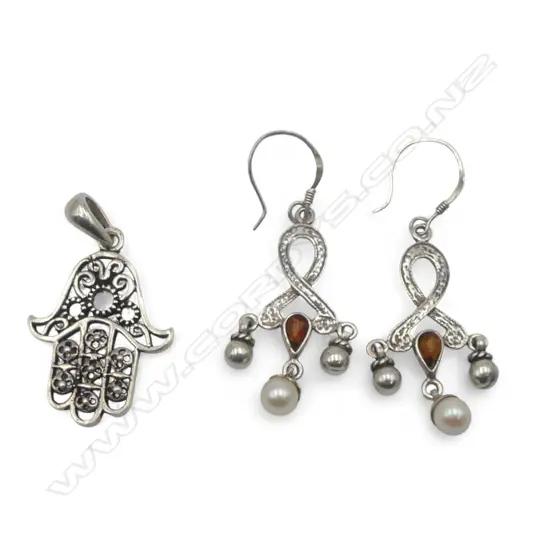  STERLING SILVER AMBER & PEARL EARRINGS & HAMSA HAND PENDANT