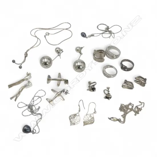 SILVER TONE JEWELLERY; 6 PRS EARRINGS, 4 NECKLACES, 4 RINGS - SOME STG