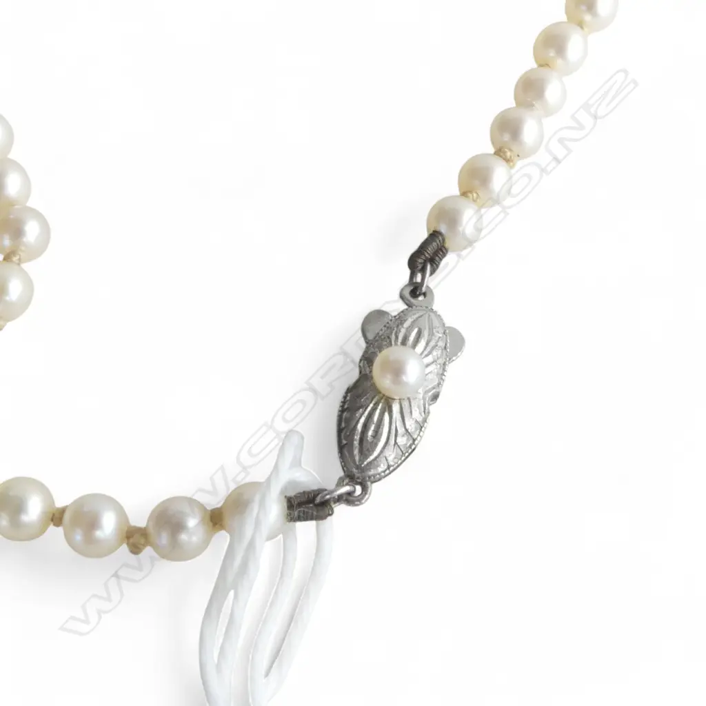 GRADUATED PEARL NECKLACE w. STG SILVER CLASP L.510mm Image 1++