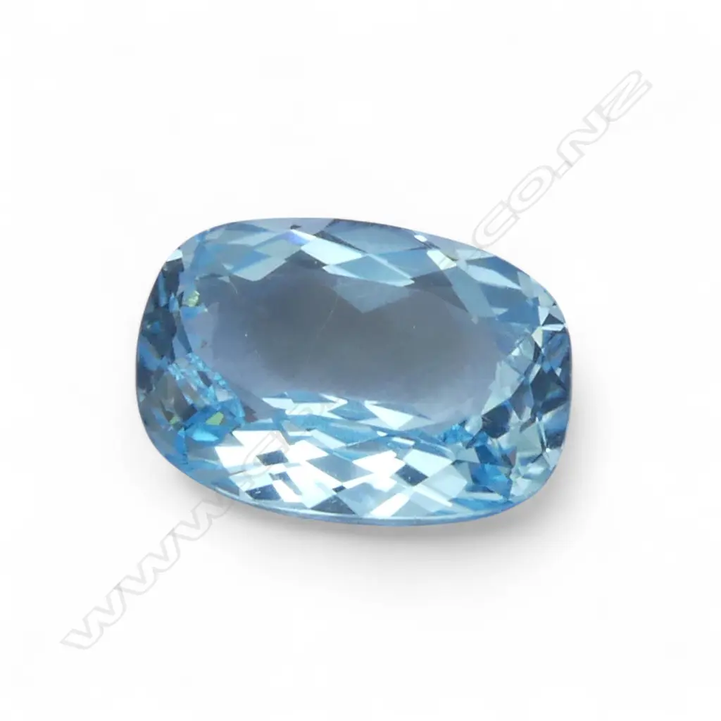CUSHION CUT BLUE TOPAZ, 7ct  Image 1++