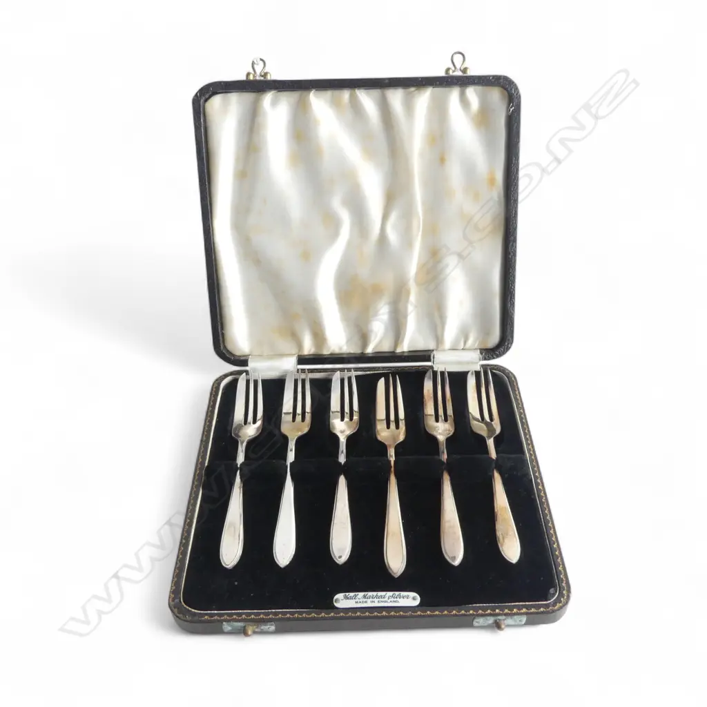 6 STG SILVER CAKE FORKS, BOXED, 94gms Image 1++