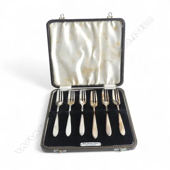 6 STG SILVER CAKE FORKS, BOXED, 94gms