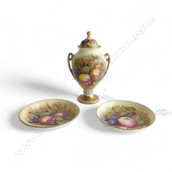 AYNSLEY ORCHARD GOLD LIDDED URN H.165mm & PR SML DISHES