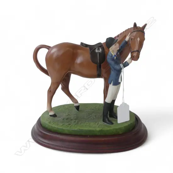 FRANKLIN MINT HORSE & RIDER  FIRST PRIZE ON WOOD BASE H220MM