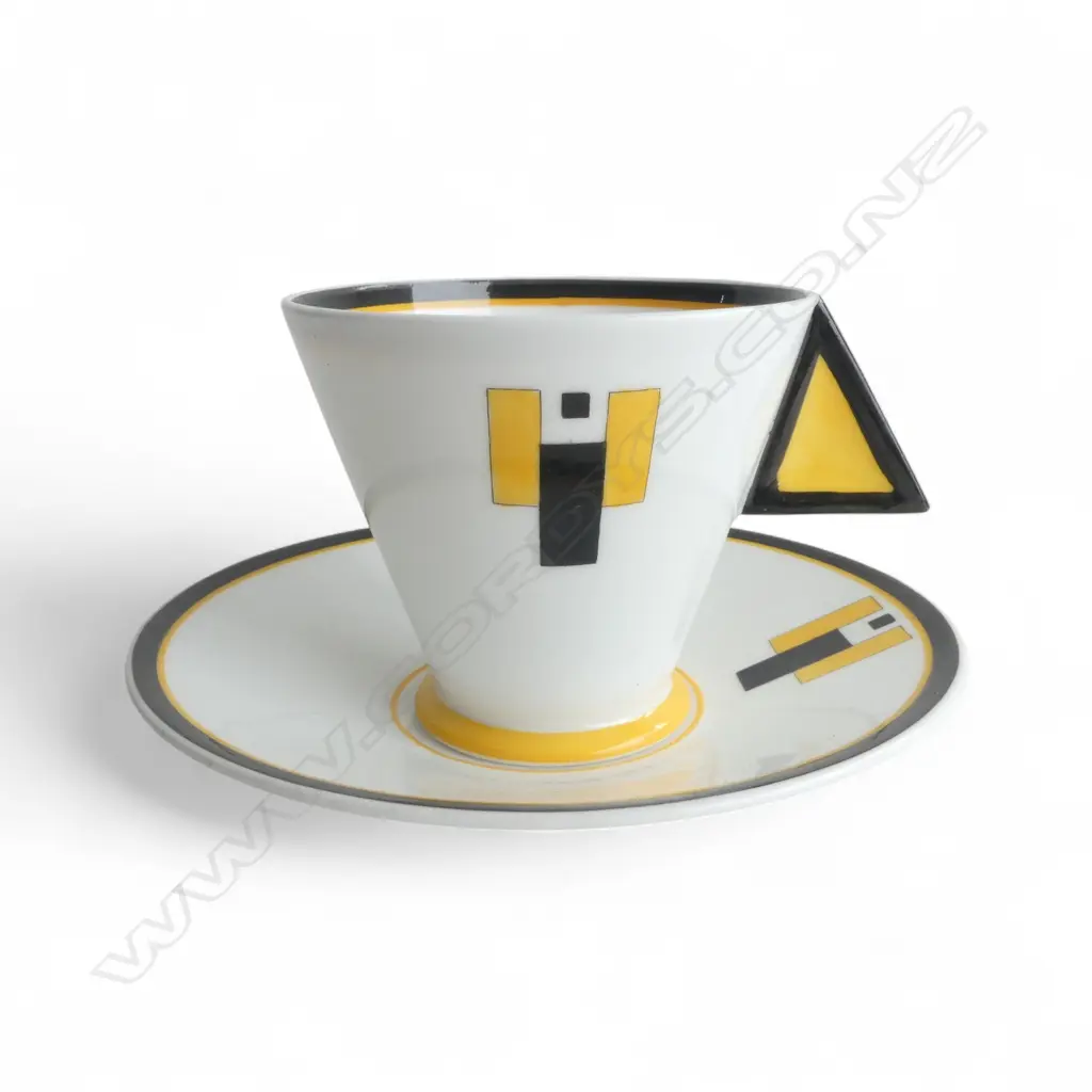 SHELLEY ART DECO MODE FORM CUP & SAUCER Image 1++