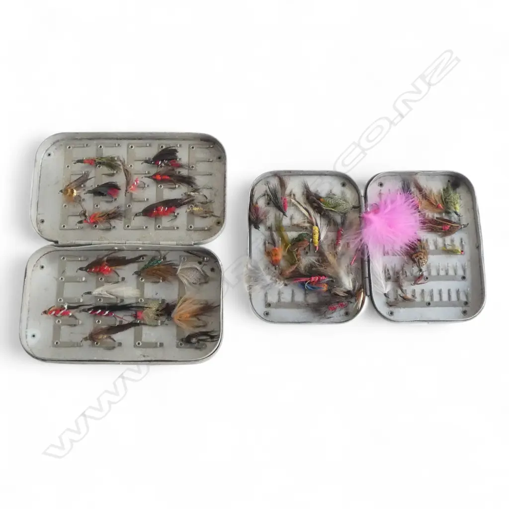 2 TINS FRESHWATER FLY LURES  Image 1++