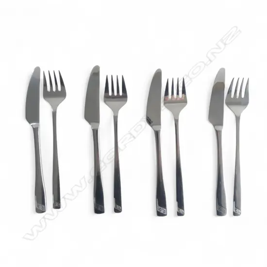  AIR NEW ZEALAND 1970's STAINLESS STEEL CUTLERY - KNIVES & FORKS, 8 PIECES