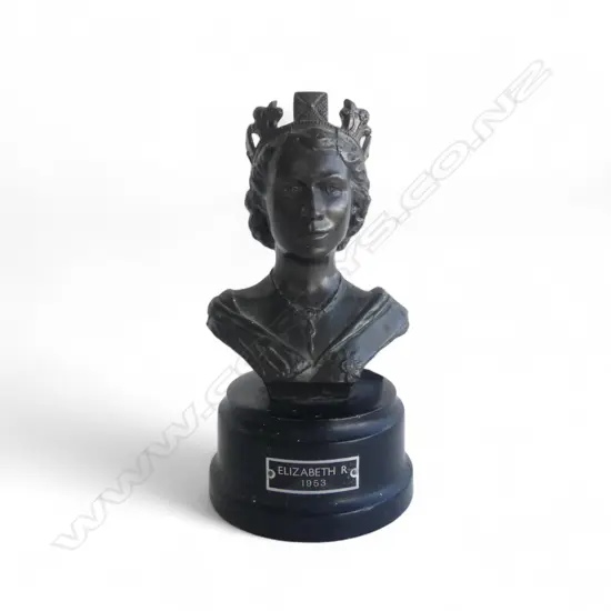 CAST METAL MUSICAL BUST OF QE2 H190MM