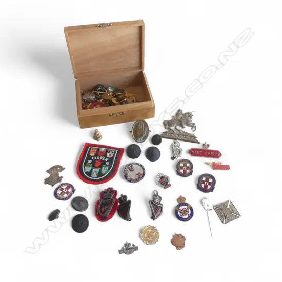 COLLECTION OF MILITARY / CONSTABULARY etc PINS, BUTTONS & BADGES OF MOSTLY NORTHERN IRELAND