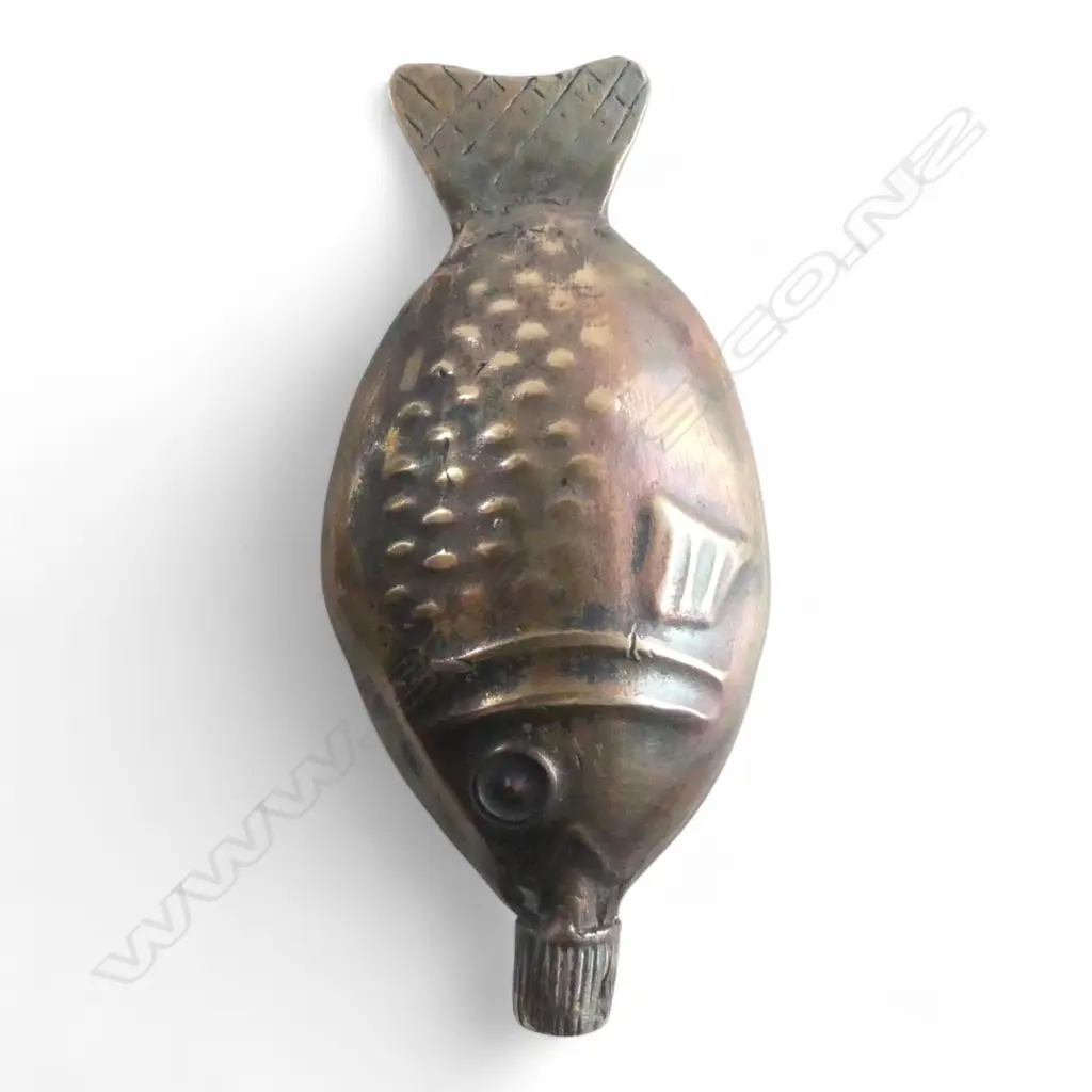   SOLID BRONZE SOY SAUCE FISH MINIATURE ORNAMENT. L.70mm Image 1++