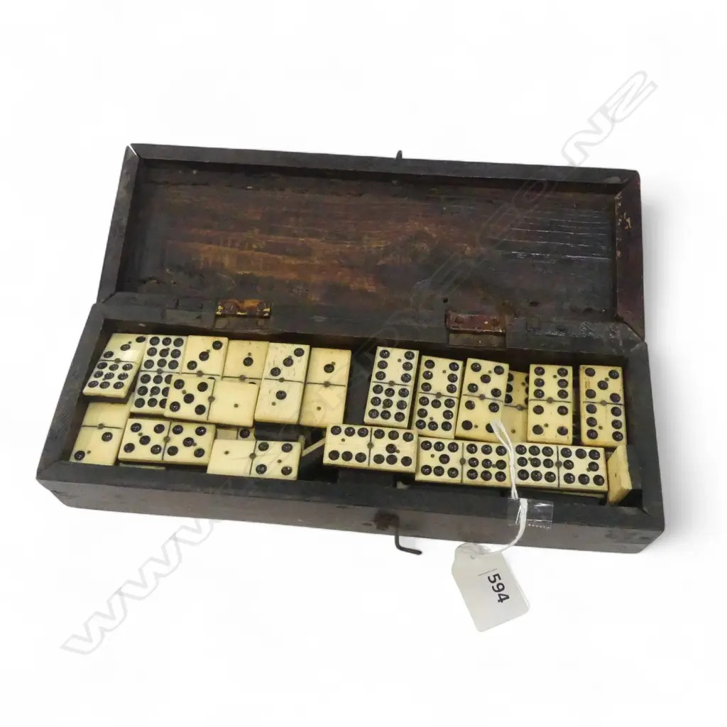 VICTORIAN BONE & EBONY BOXED DOMINO SET cribbage board to top of box. Box showing age. L.265mm Image 1++