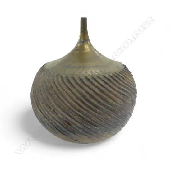 JOHN PARKER LUSTRE COPPER/BRONZE TONED SPECIMAN ORB VASE. Impressed potter's mark H.200mm