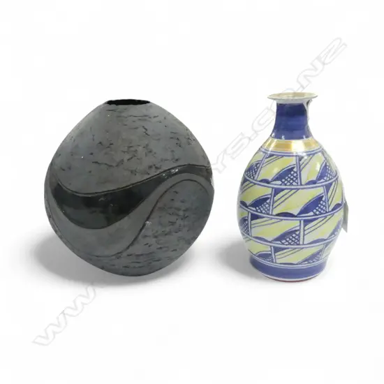 SALLY VINSON N.Z. STUDIO POTTERY VASE H.190mm + OTHER UNMARKED VASE