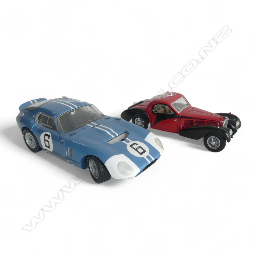 TWO DIE CAST MODEL CARS SEE DESCRIPTION BELOW Image 1++